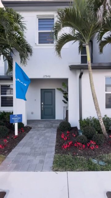 Hermosa propiedad Disponible para ti y tu familia. Este es tu sueño hecho realidad.

#realtor #realestate #downtownmiami #applynow #invest #inmonbiliaria